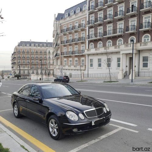 Mercedes-Benz E 270: 2.7 l | 2002 il