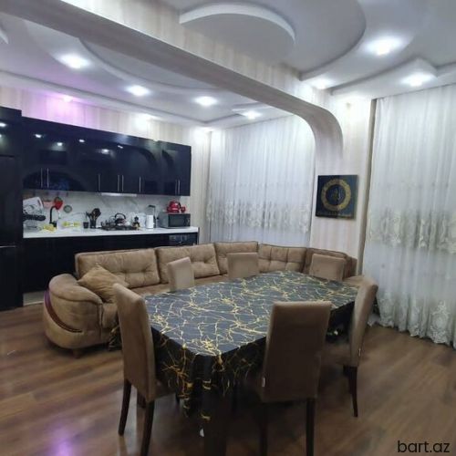 Masazirda 3 otaqli mənzil satilir.
