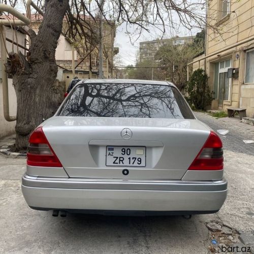 Mercedes-Benz 280: 2.8 l. | 1994 il