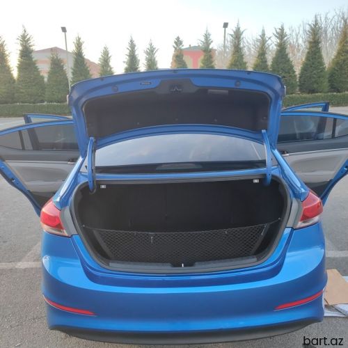 Hyundai Elantra: 2 l | 2016 il 