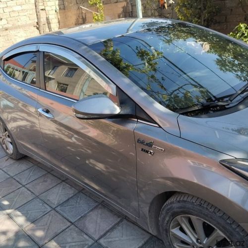 Hyundai Elantra: 1.6 l. | 2014 il