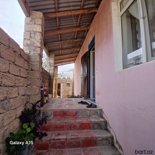 Buzovna 3 otağlı həyət evi