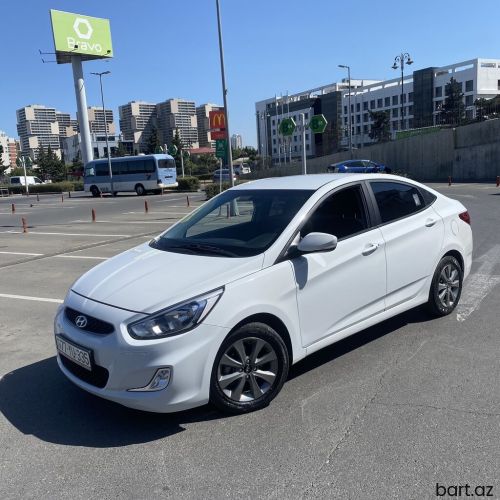 Hyundai Accent: 1.4 l | 2018 il 