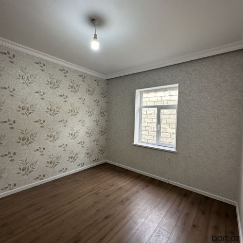 Ramana qəs-də 7 otaqli həyət evi satilir.
