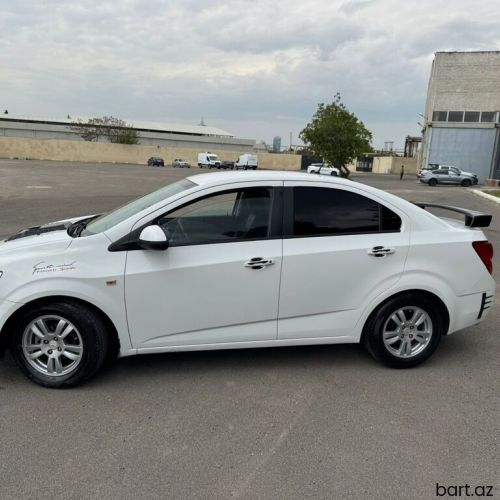 Chevrolet Aveo: 1.4 l | 2012 il