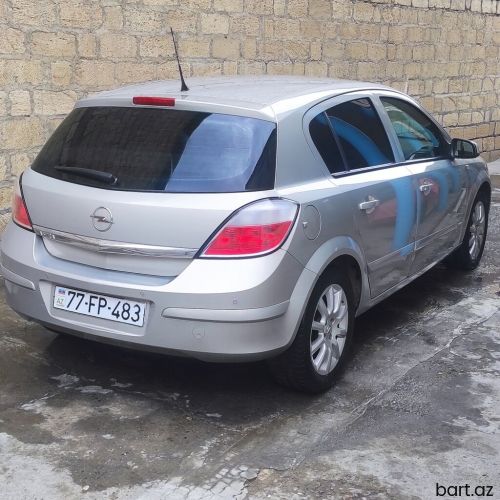 Opel Astra: 1.6 l | 2005 il