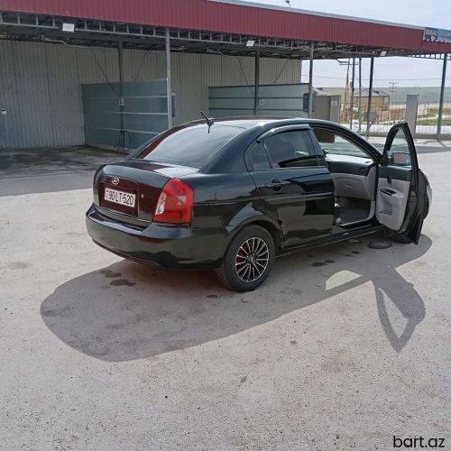 Hyundai Accent: 1.4 l | 2008 il