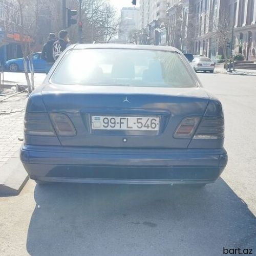 Mercedes-Benz E 220: 2.2 l. | 1998 il 