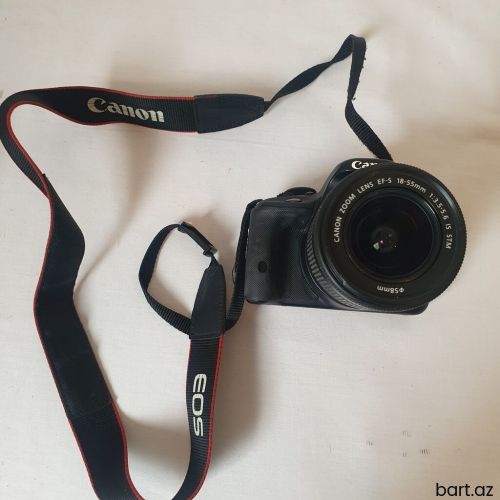 Canon EOS 100D.