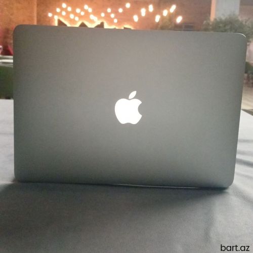 Apple MacBook Pro 13