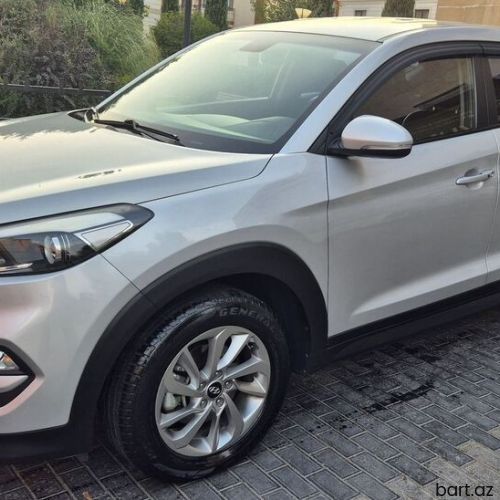 Hyundai Tucson: 2 l | 2015 il