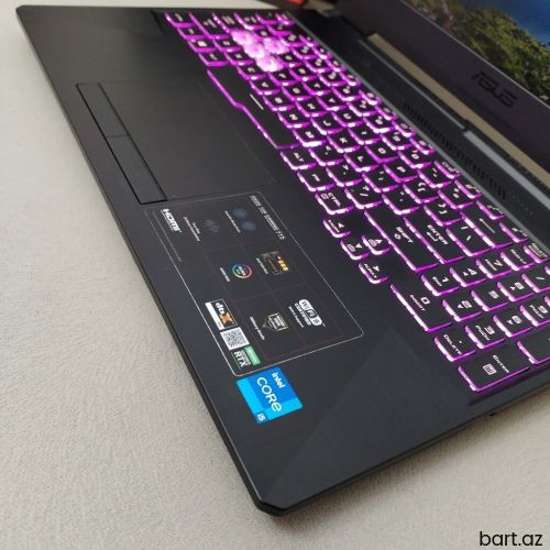 Intel Core i5, 15.6 