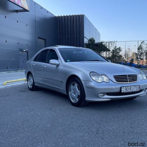 Mercedes-Benz C 240: 2.6 l. | 2000 il 