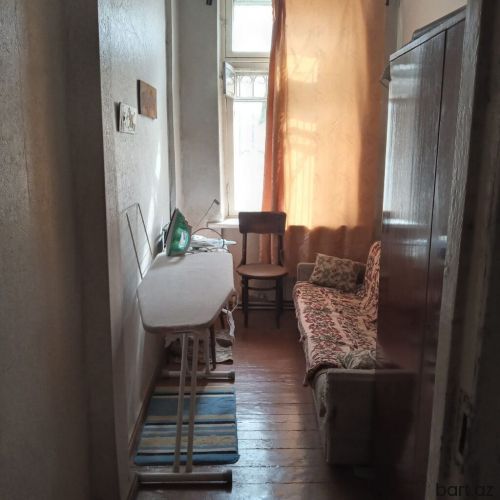 Bakıxanov qəs. 4 otaqlı mənzil satilir.