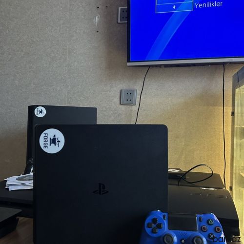 Sony Playstation 4 Slim 
