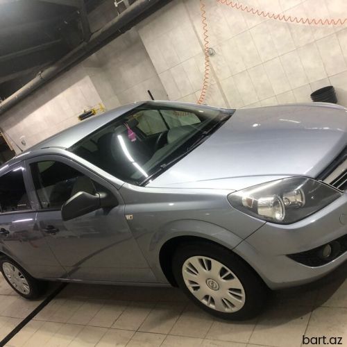 Opel Astra: 1.4 l | 2009 il