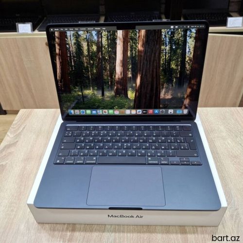  Apple MacBook, 13.5