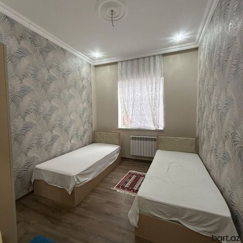 Binə qəs-də 3 otaqli həyət evi satilir.