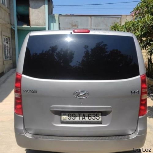 Hyundai H-1 (Grand Starex): 2.5 l | 2011 il 