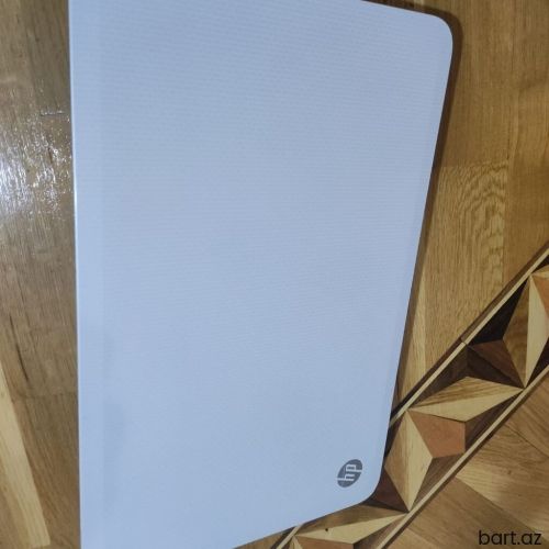 Intel Core i5, 8 GB, 15.6 