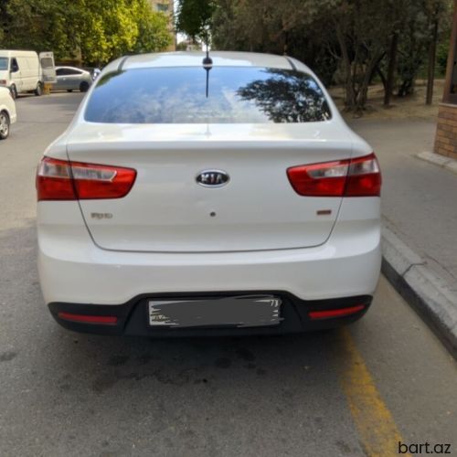 Kia Rio: 1.6 l | 2013 il