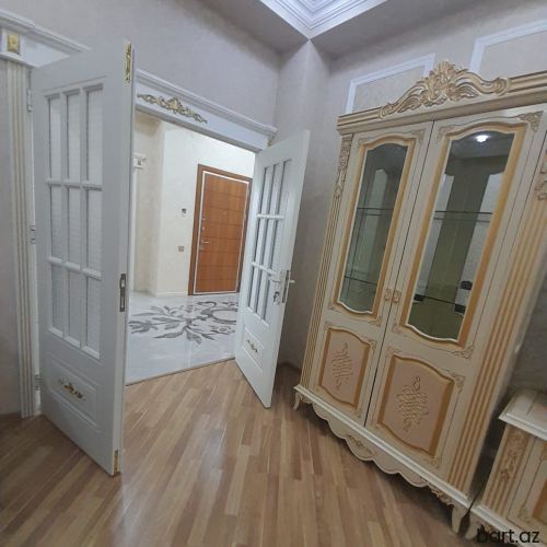 ağ şəhərdə 8/3 2 otaqli menzil kirayesi