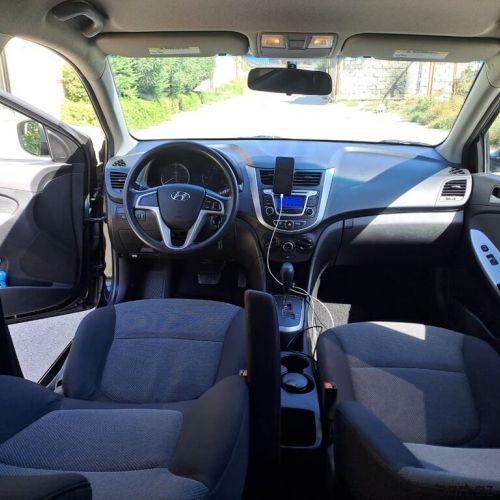 Hyundai Accent: 1.6 l. | 2014 il
