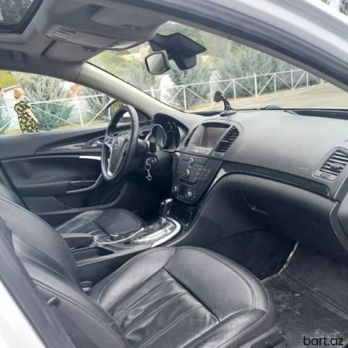 Opel Insignia: 2 l. | 2010 il