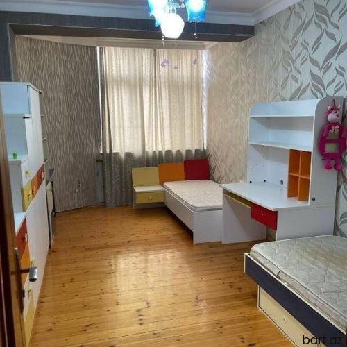 Xətai rayonunda 3 otaqli mənzil satilir.