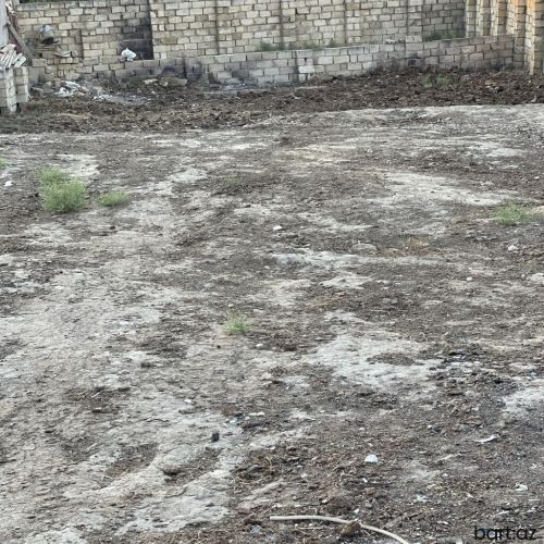 Saray qəsəbəsində 4 sot torpaq sahəsi satılır.