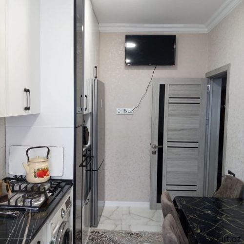 Buzovnada 3 otaqlı həyət evi satilir.