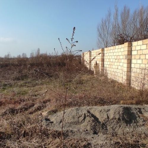 Göyçay şəhərində 6 sot torpaq sahəsi satilir.