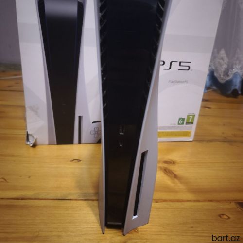 Playstation 5 diskli versiya.