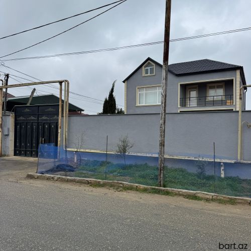 Buzovna-Maştağa yolunda həyət evi satılır