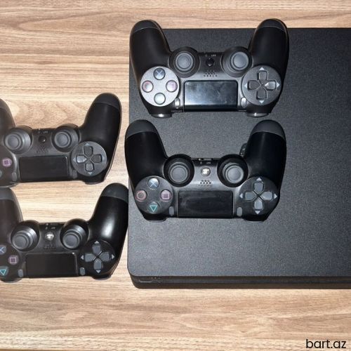 Ps4 4 ədəd pultu var