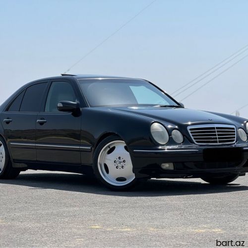 Mercedes-Benz E 320: 3.2 l | 2000 il 