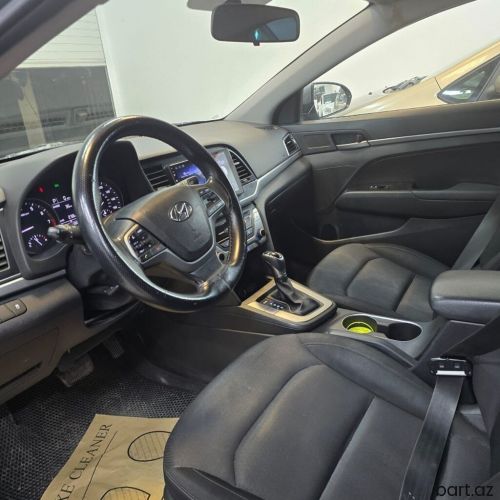Hundai Elantra ili 2017