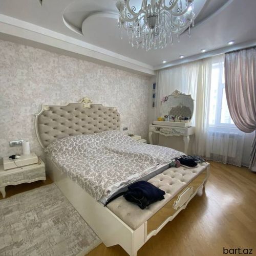 Xətai rayonunda 3 otaqli mənzil satilir.