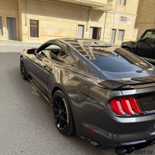Ford Mustang: 2.3 l | 2019 il
