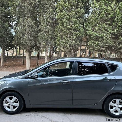 Hyundai Accent: 1.4 l 