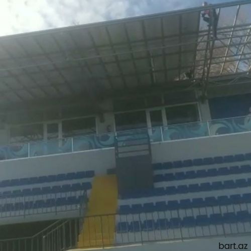 Stadion örtüklərinin deyişilməsi.