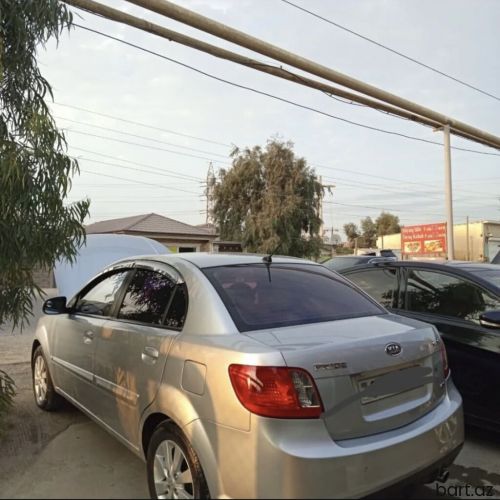 Kia Pride: 1.5 l | 2010 il