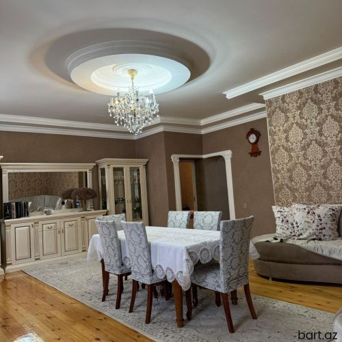 Binəqədi qəs. 4 otaqlı həyət evi satilir.