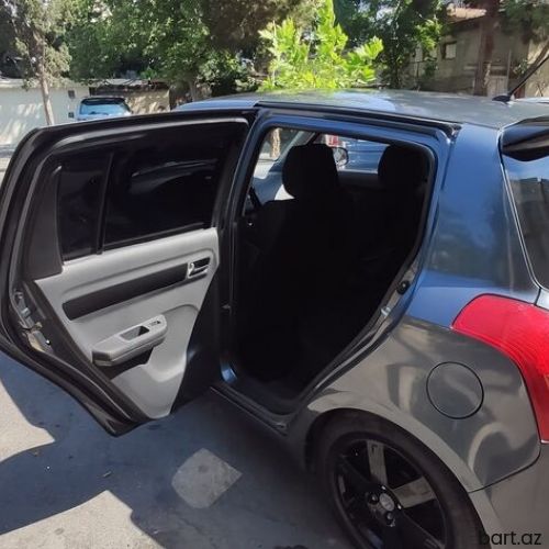 Suzuki Swift: 1.5 l. | 2006 il 