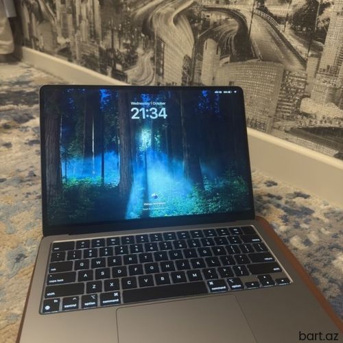 Apple MacBook
