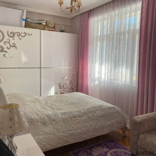  9-cu mikrorayonda 2 otaqli mənzil satilir.