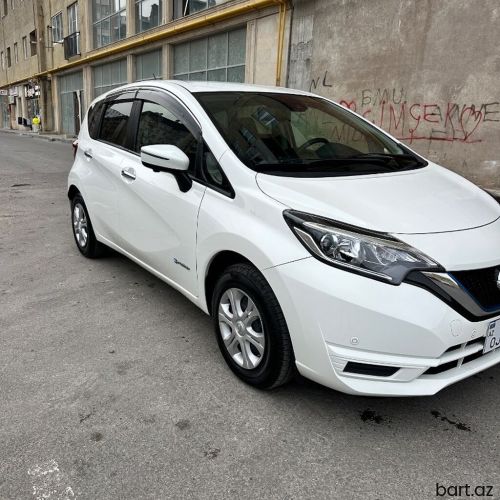 Nissan Note: 1.2 l | Sedan