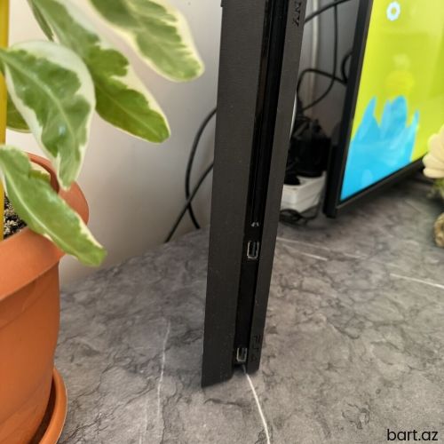 Ps 4 slim