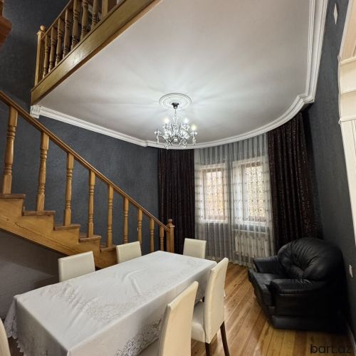 Saray qəs-də 5 otaqli həyət evi satiram. 