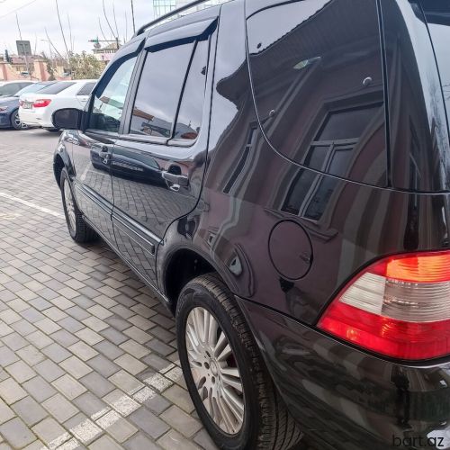 Mercedes-Benz ML 320: 3.2 l. | 2001 il